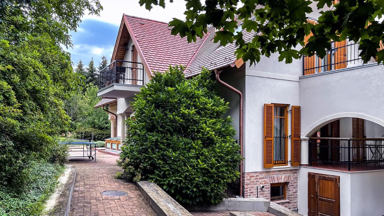Ozkut Apartmanhaz Olmod Экстерьер фото